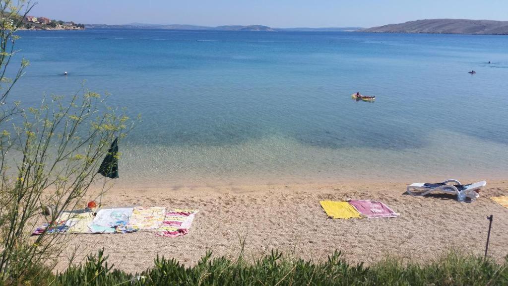 Pag Vlašići Buitenkant foto
